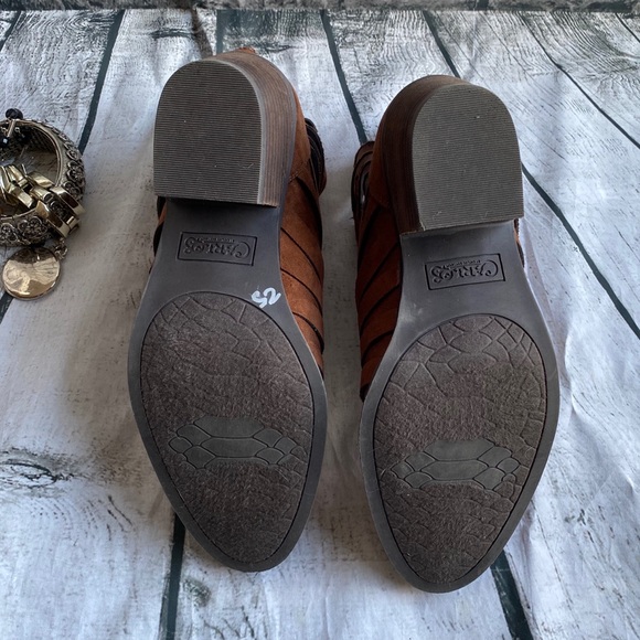 Carlos by Carlos Santana Cutout Vanna Ankle Booties, Size 7.5 - Picture 9 of 9